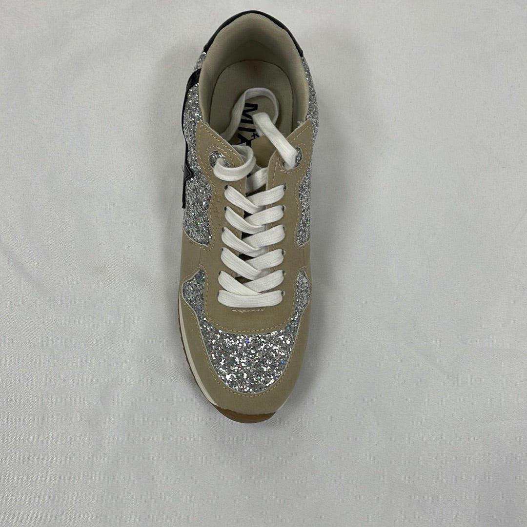 Mia star sneaker