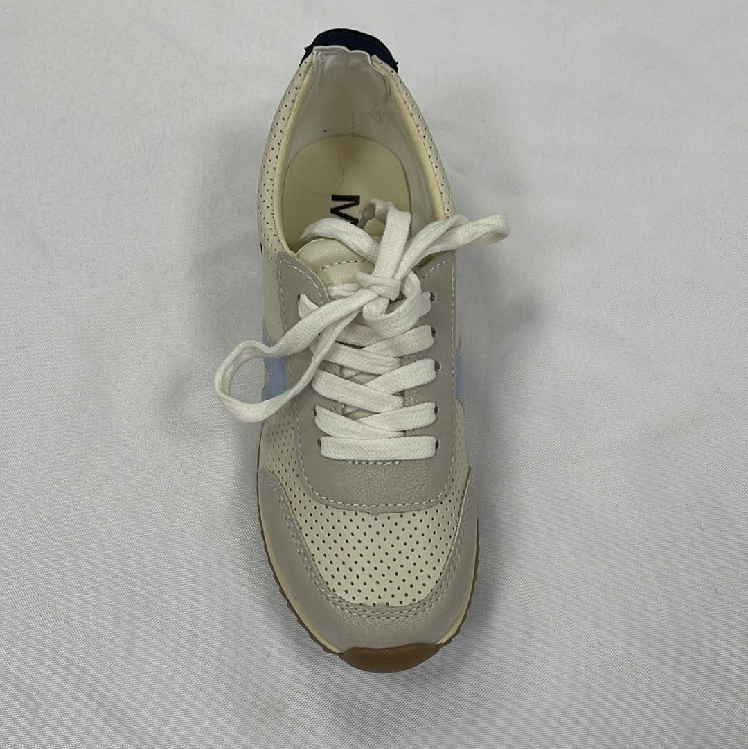 Mia tennis shoe