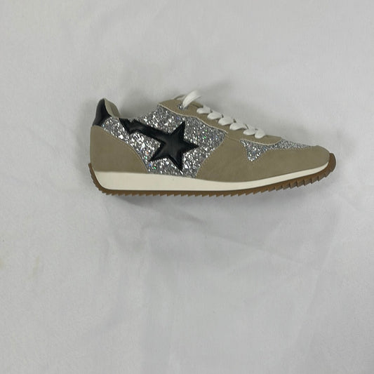 Mia star sneaker