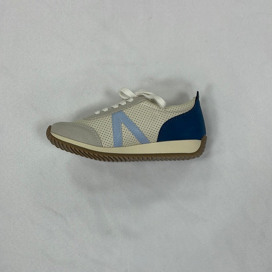 Mia tennis shoe